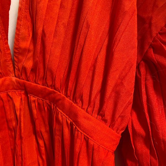 Red Plunge Pleated Romper - Picture 5 of 5